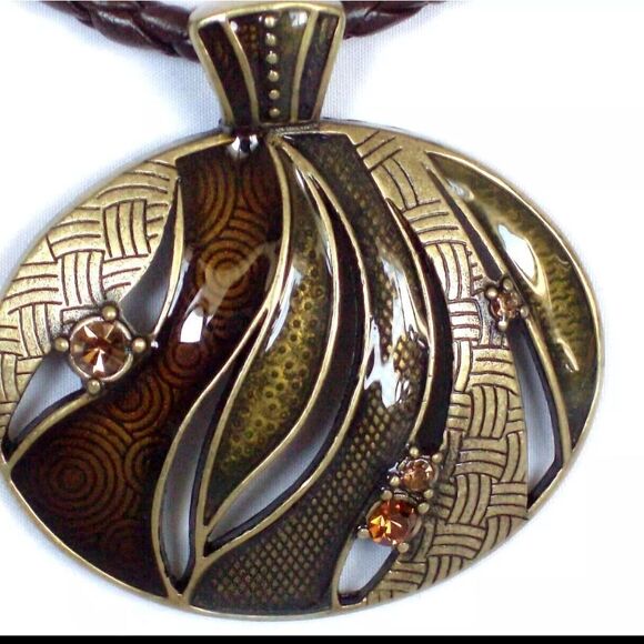 Lia Sophia "Intrigue"  Pendant Necklace & Earrings Set,  NWT - Picture 2 of 7